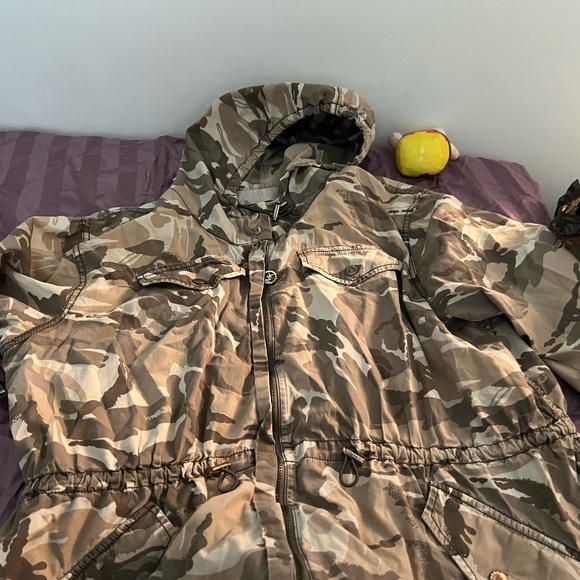 Michael kors shirt - Picture 2 of 3